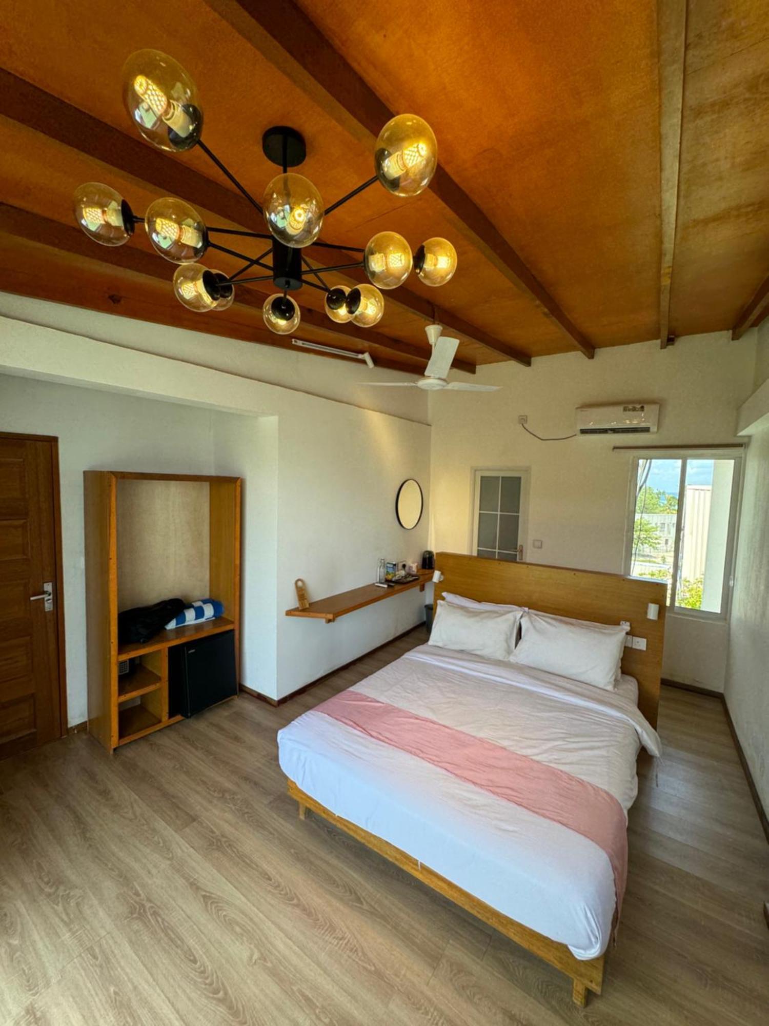 Pearlshine Retreat Maldives Hotel Gulhi Buitenkant foto
