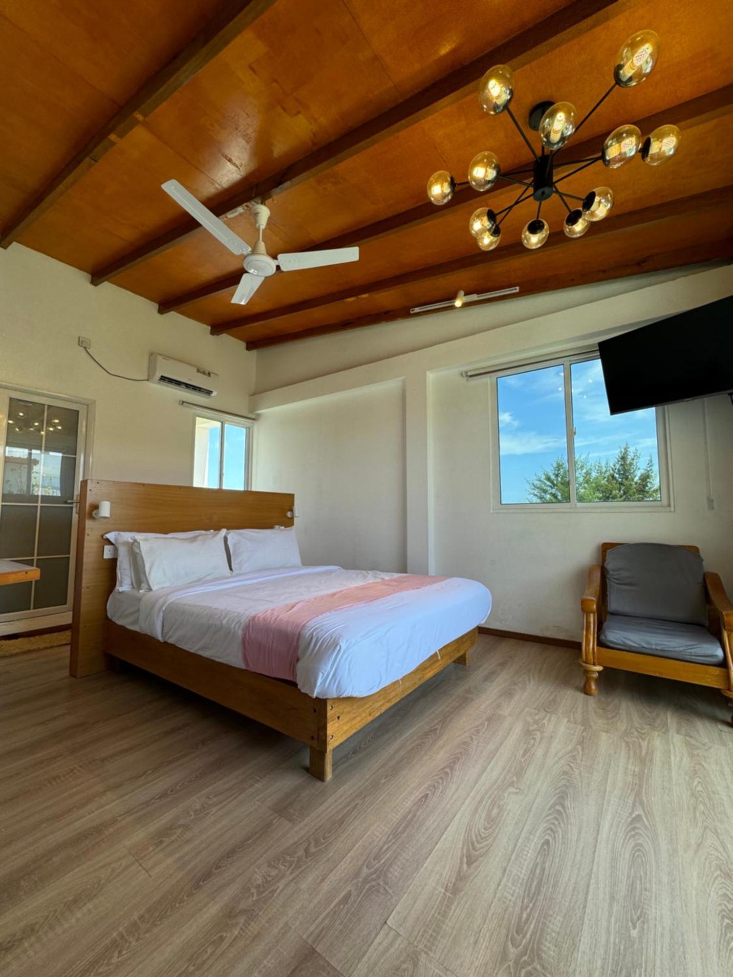 Pearlshine Retreat Maldives Hotel Gulhi Buitenkant foto